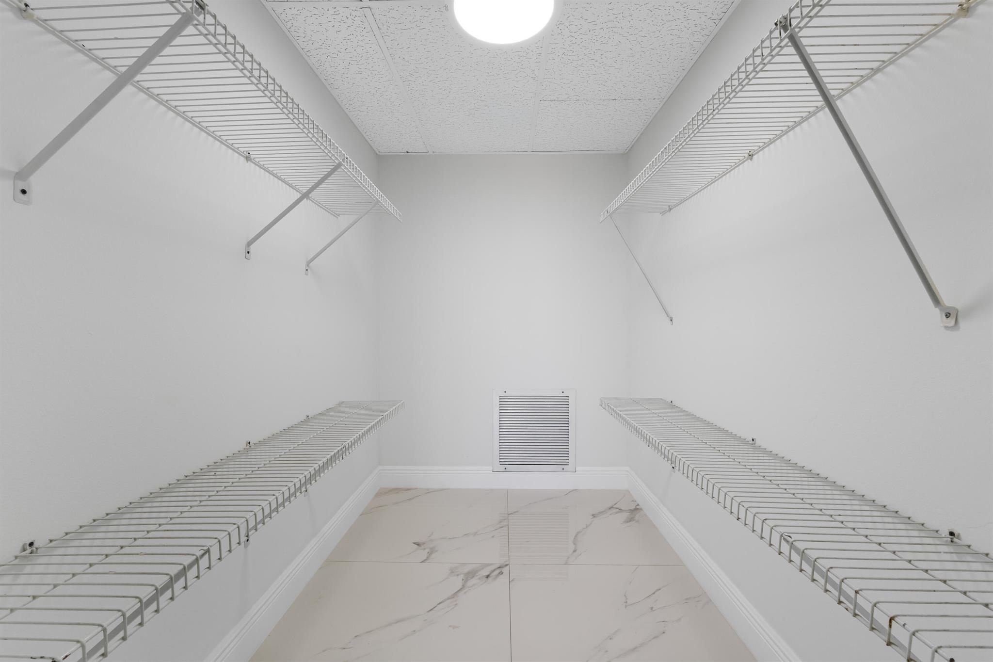 VILLAGE GREEN DORCHESTER - Residential