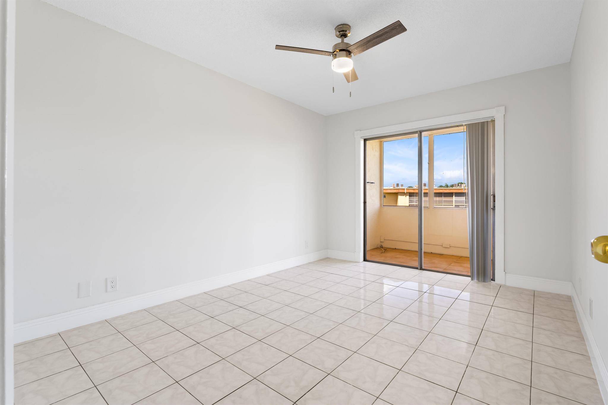 VILLAGE GREEN DORCHESTER - Residential