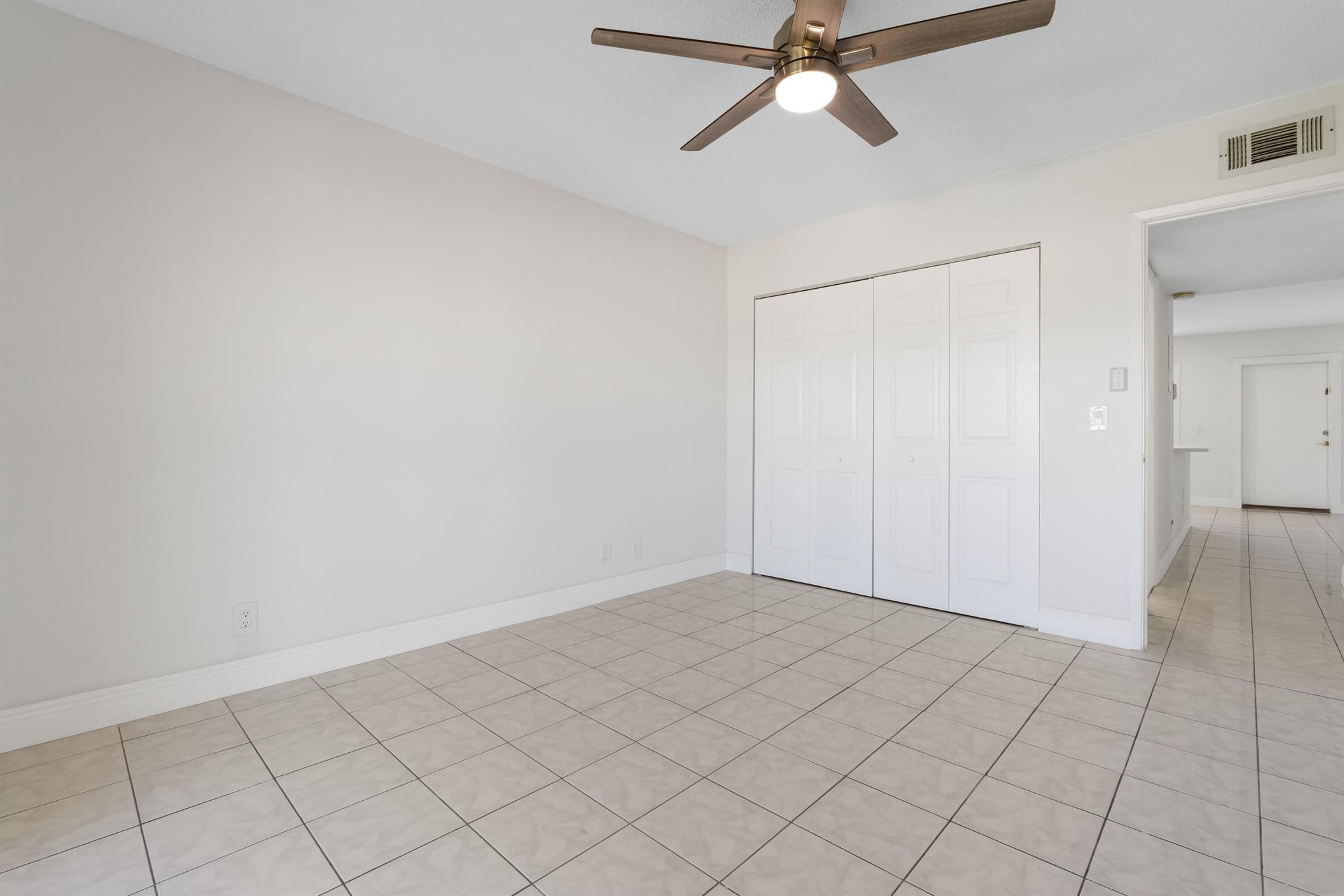 VILLAGE GREEN DORCHESTER - Residential