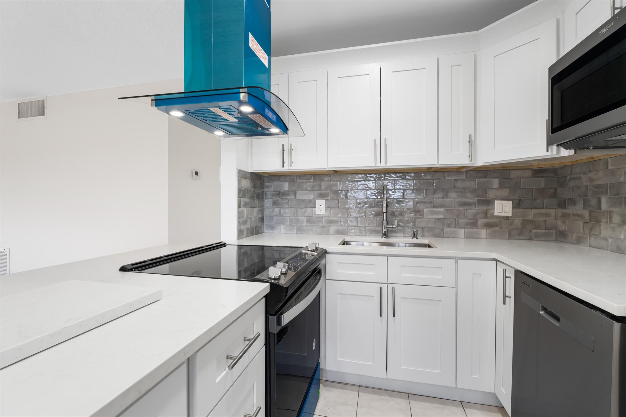 VILLAGE GREEN DORCHESTER - Residential