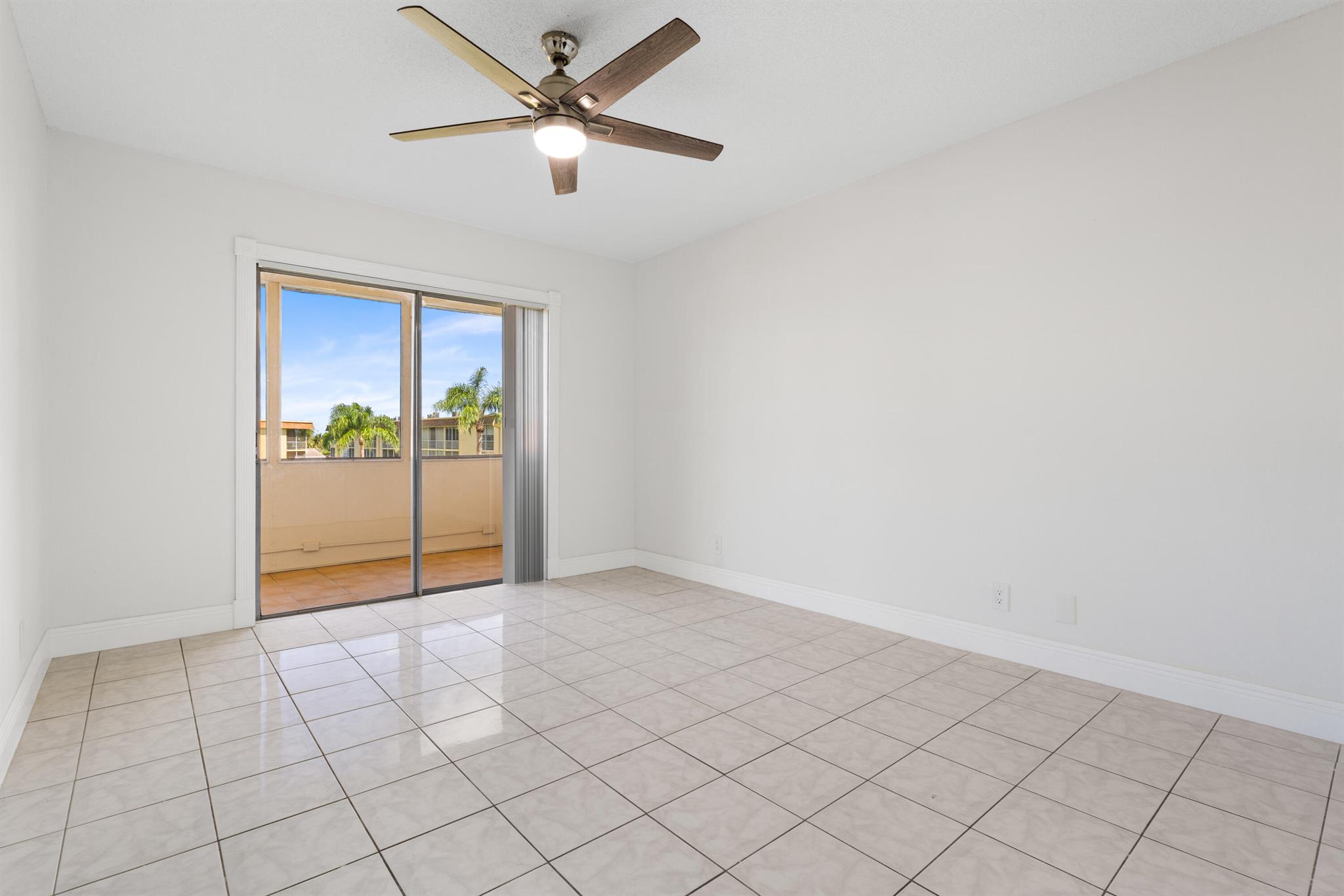 VILLAGE GREEN DORCHESTER - Residential