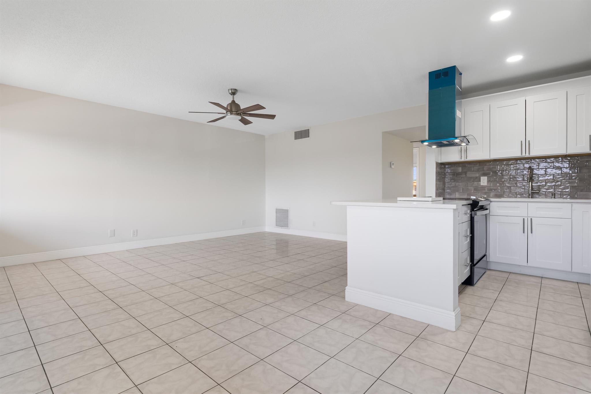 VILLAGE GREEN DORCHESTER - Residential