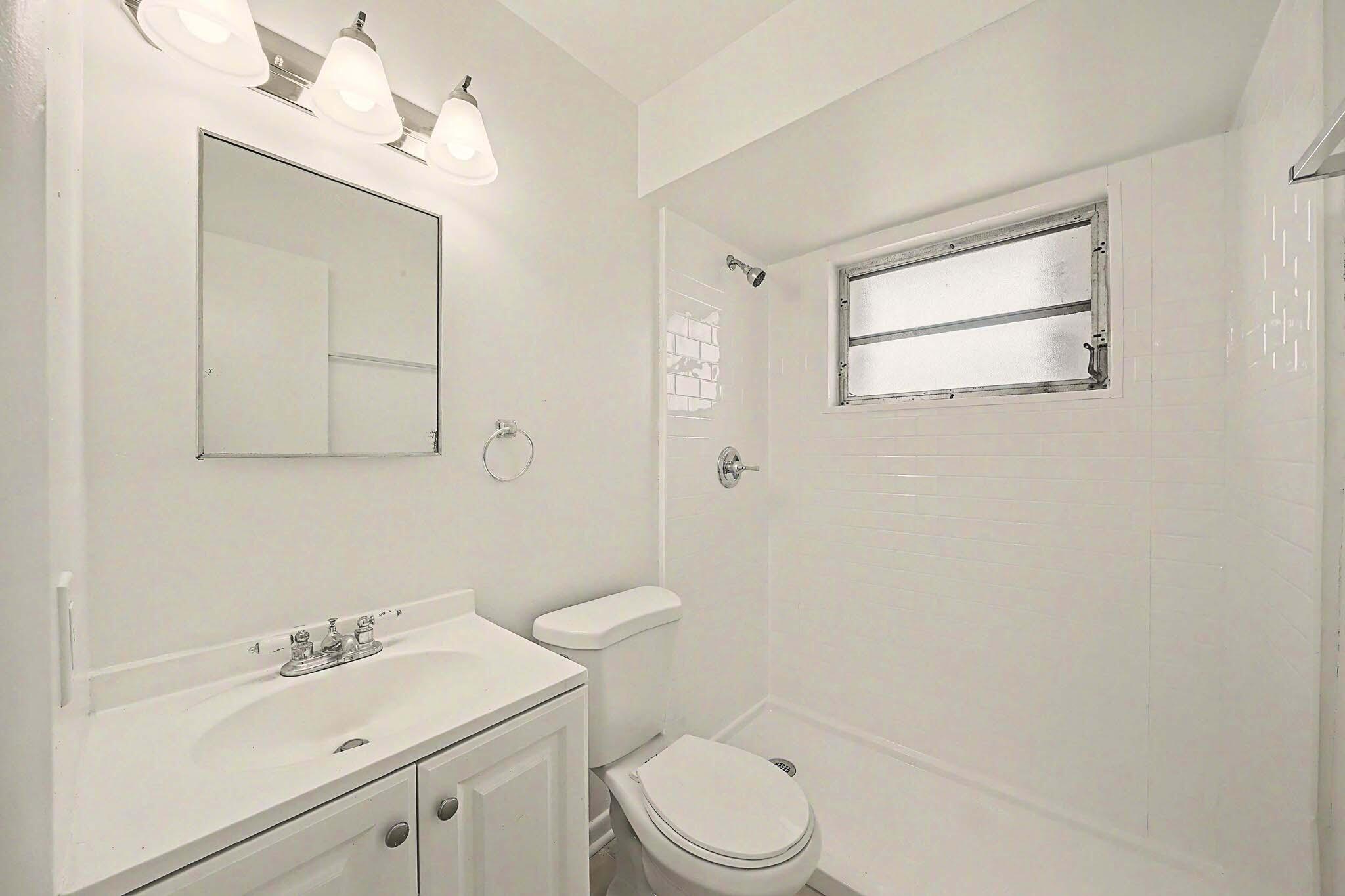 ROOSEVELT ESTATES - Residential Lease