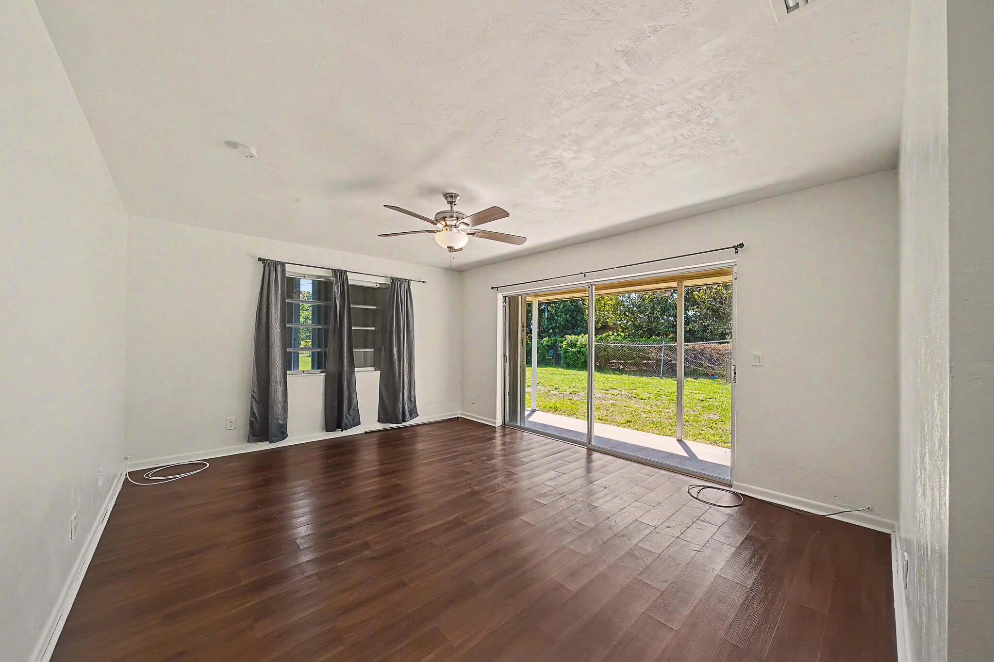 ROOSEVELT ESTATES - Residential Lease