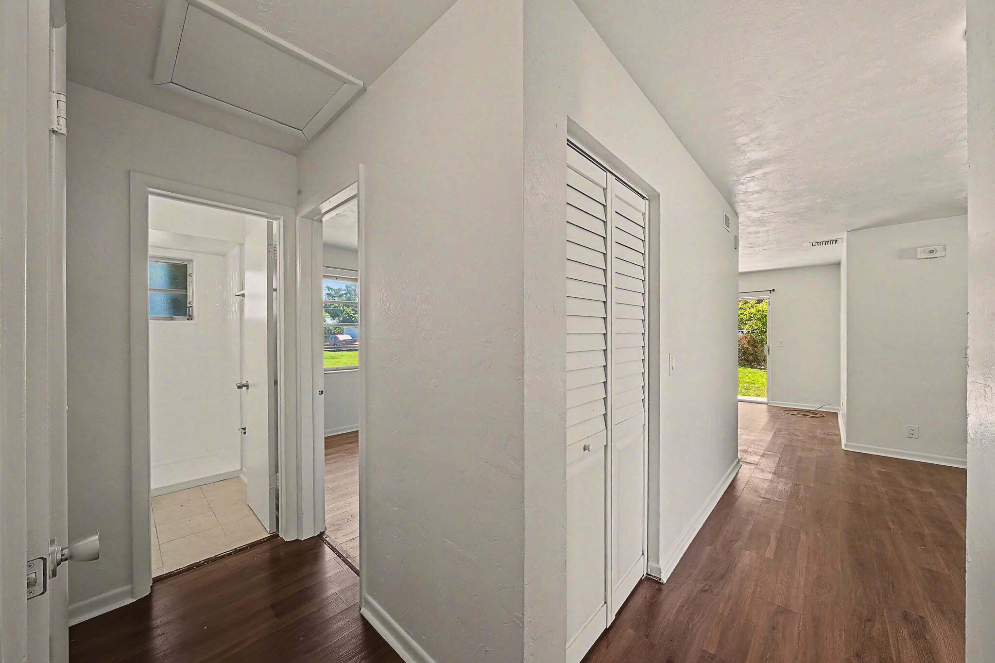 ROOSEVELT ESTATES - Residential Lease