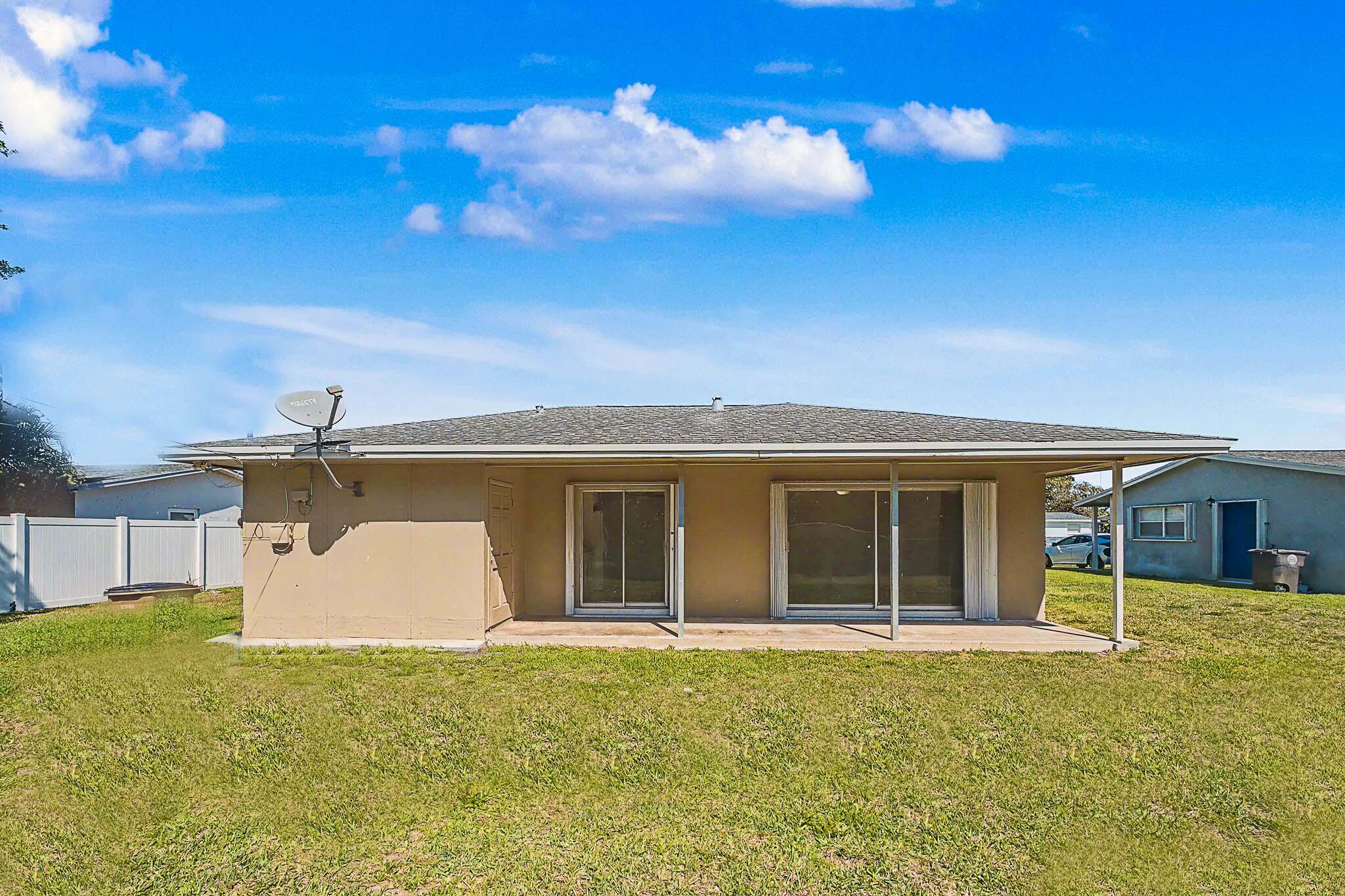 ROOSEVELT ESTATES - Residential Lease