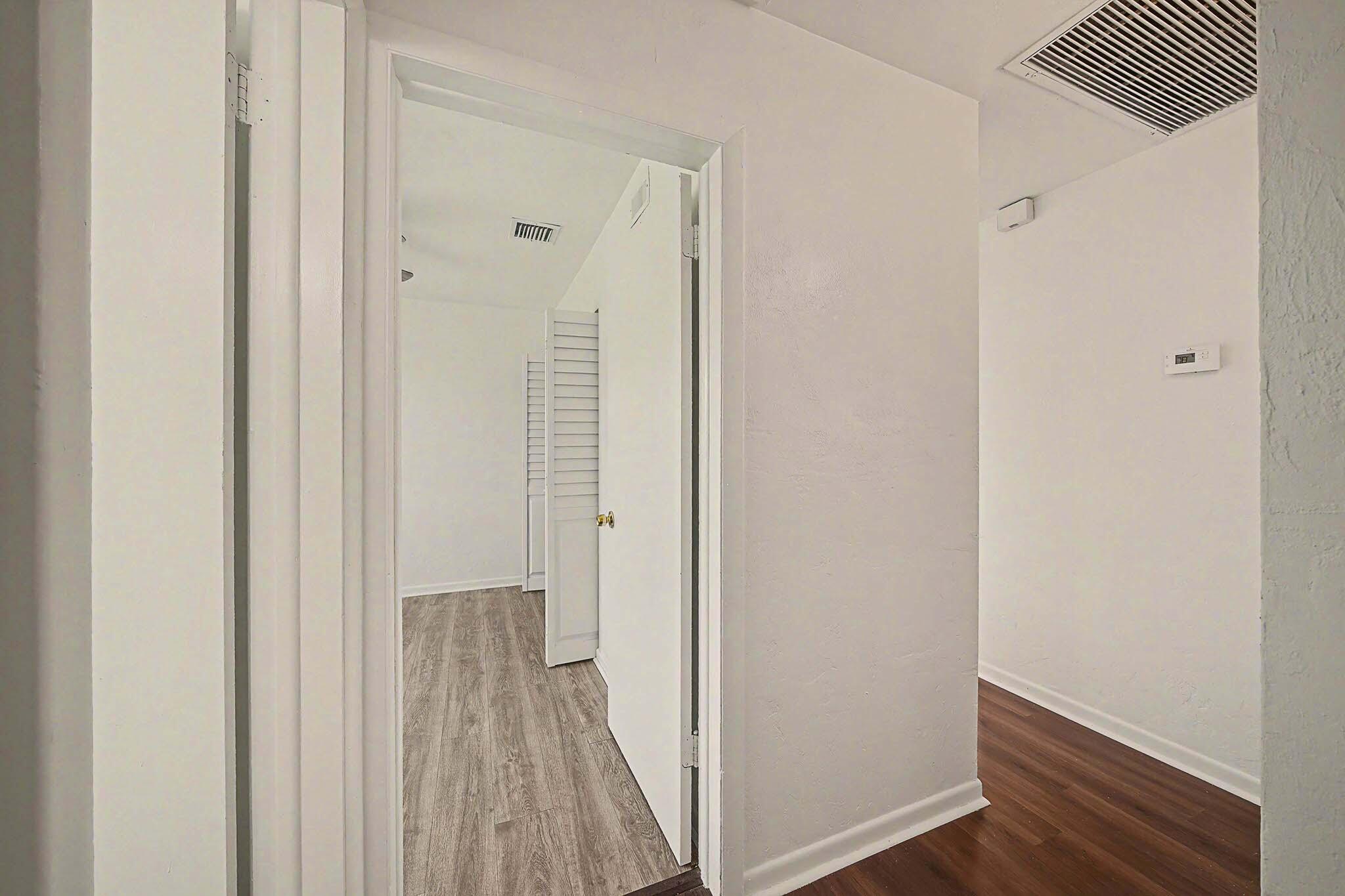 ROOSEVELT ESTATES - Residential Lease