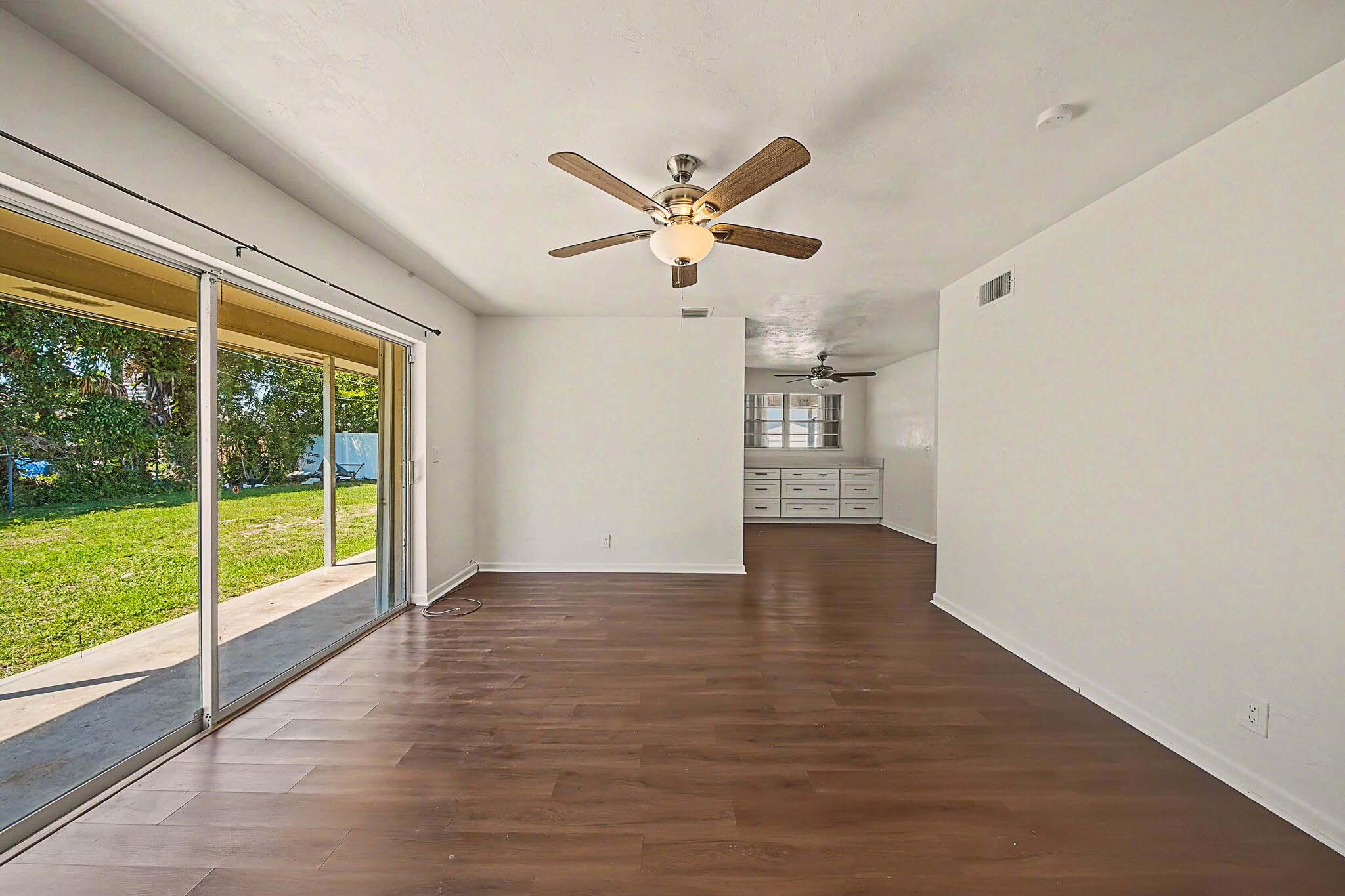 ROOSEVELT ESTATES - Residential Lease