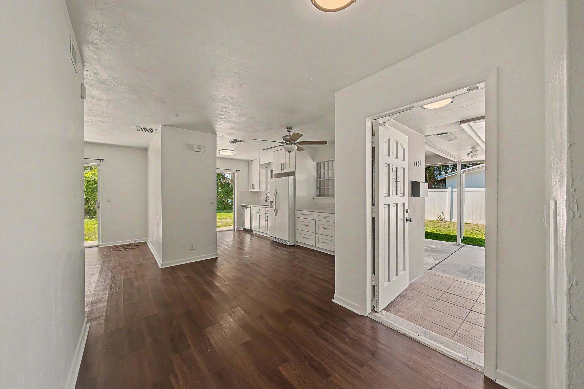 ROOSEVELT ESTATES - Residential Lease