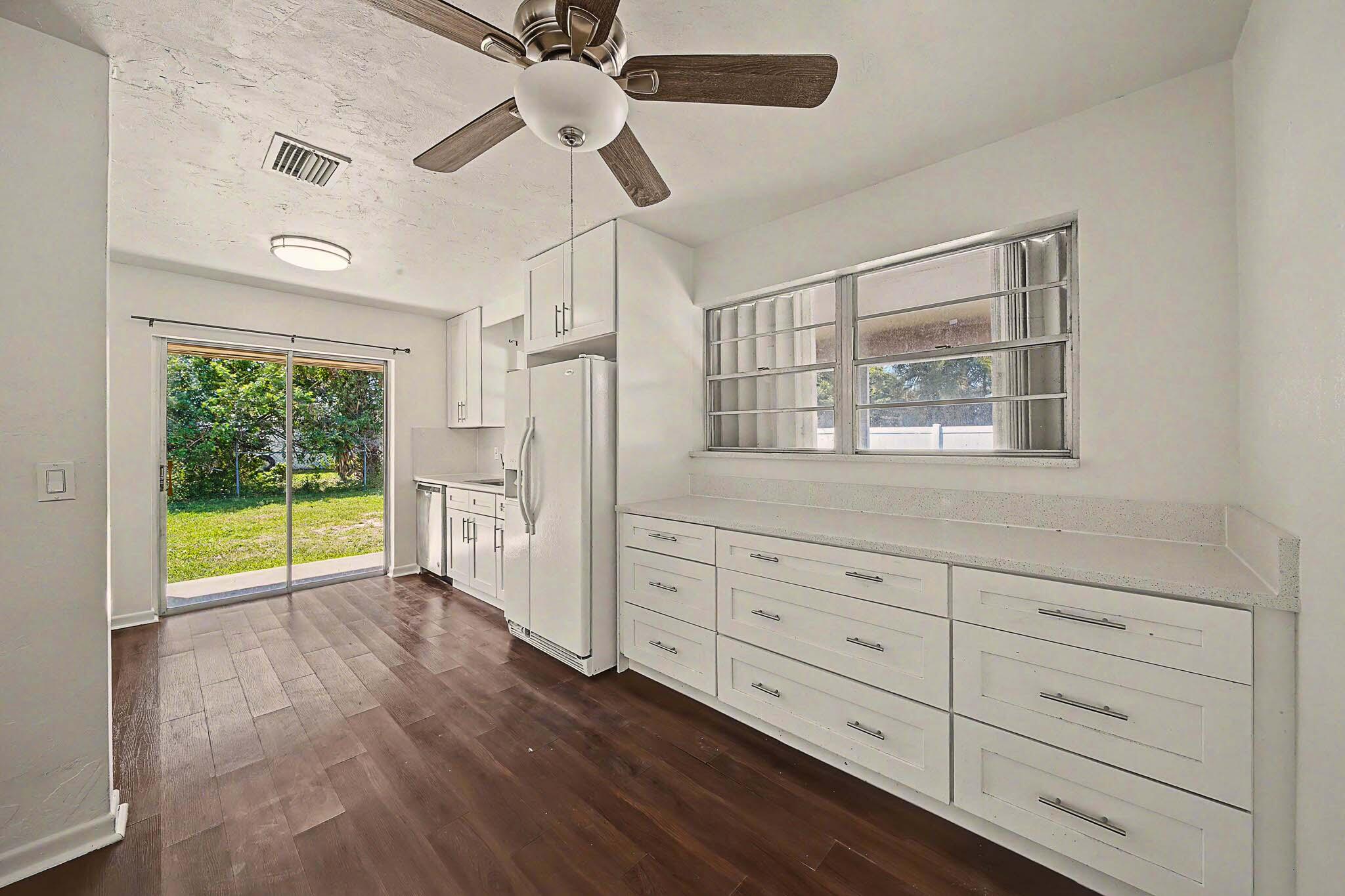 ROOSEVELT ESTATES - Residential Lease