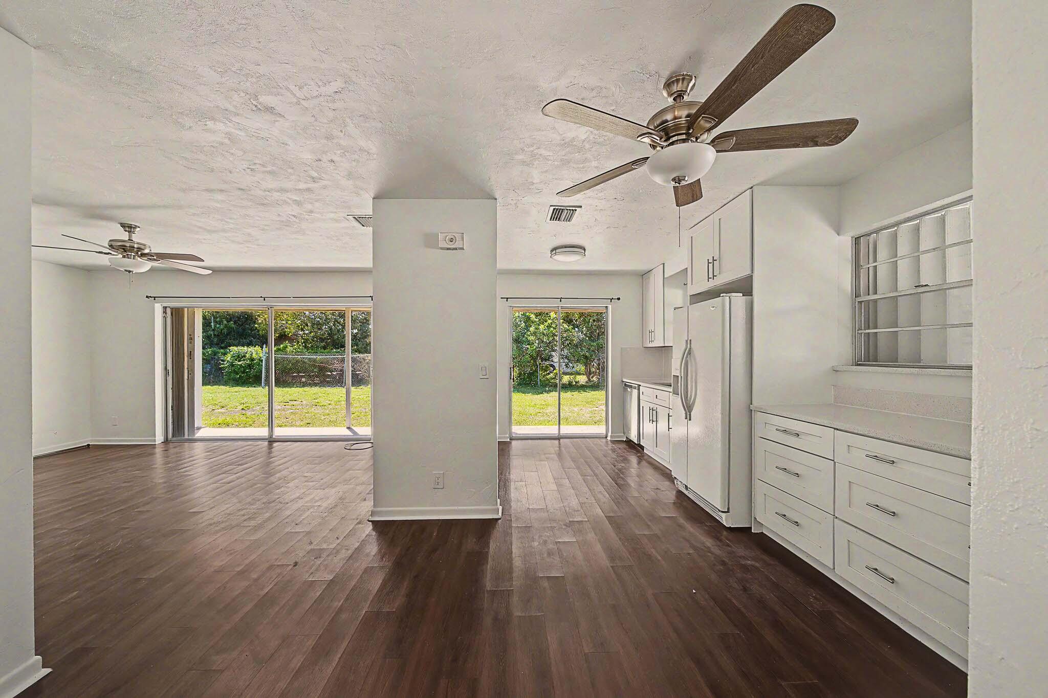 ROOSEVELT ESTATES - Residential Lease