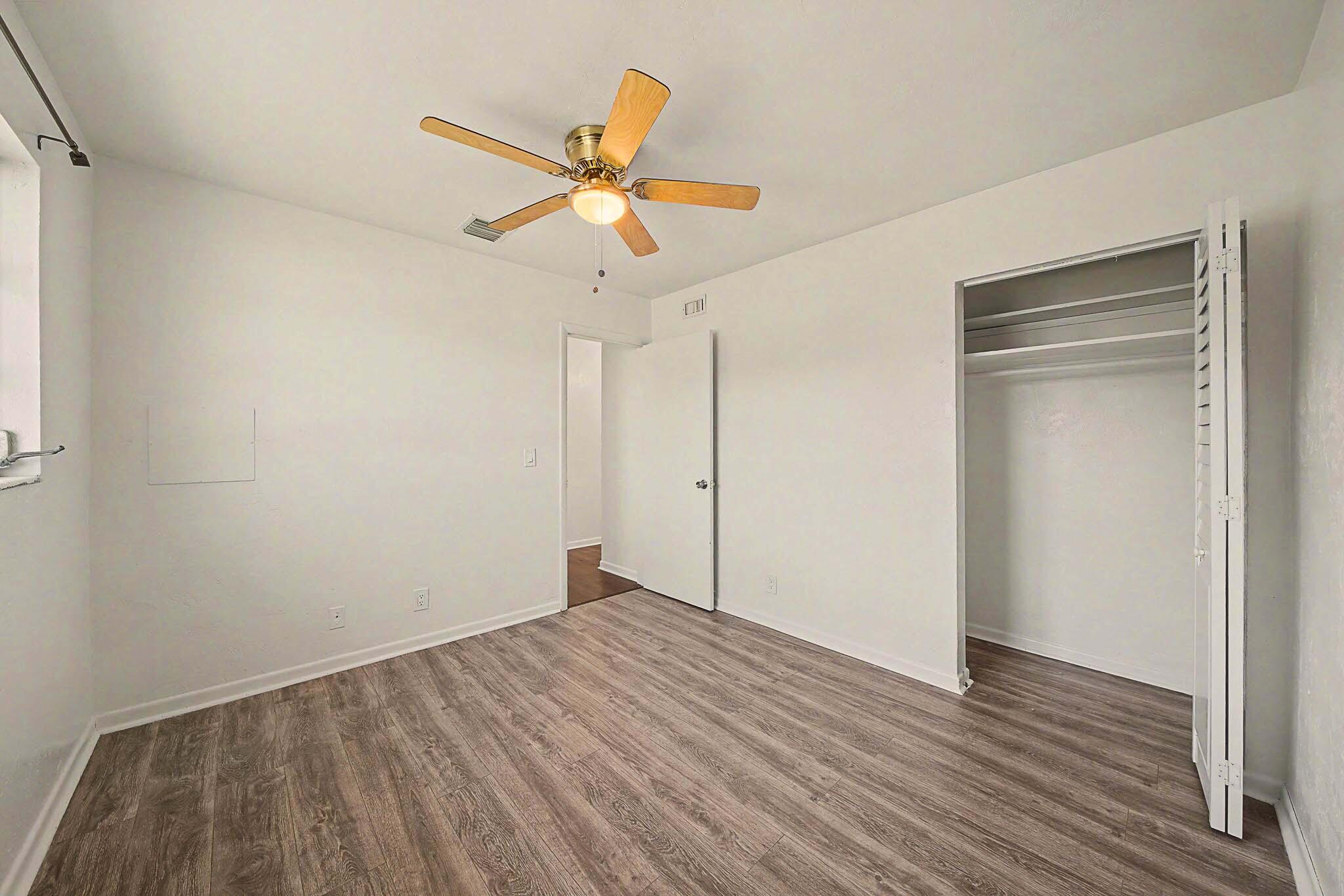 ROOSEVELT ESTATES - Residential Lease