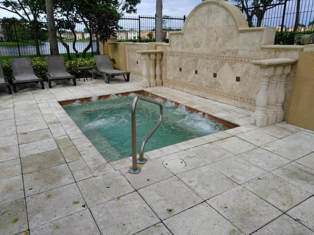 EMERALD ISLE AT LAGUNA LAKES CONDO - Residential Lease