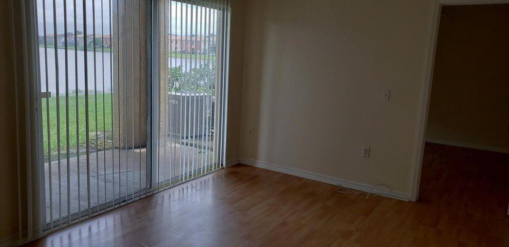 EMERALD ISLE AT LAGUNA LAKES CONDO - Residential Lease