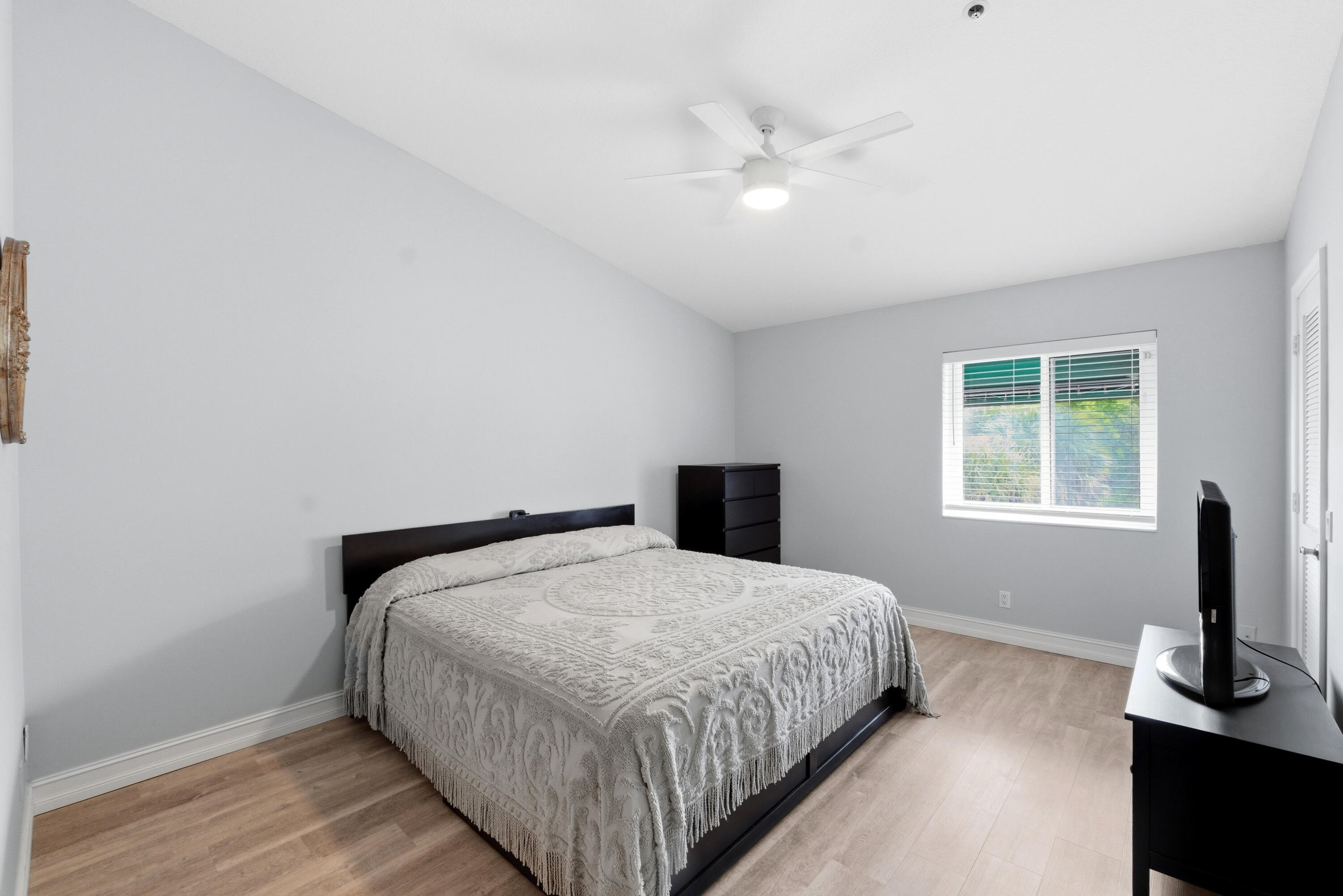 14TH STREET RETIREMENT CLUB - Residential Lease