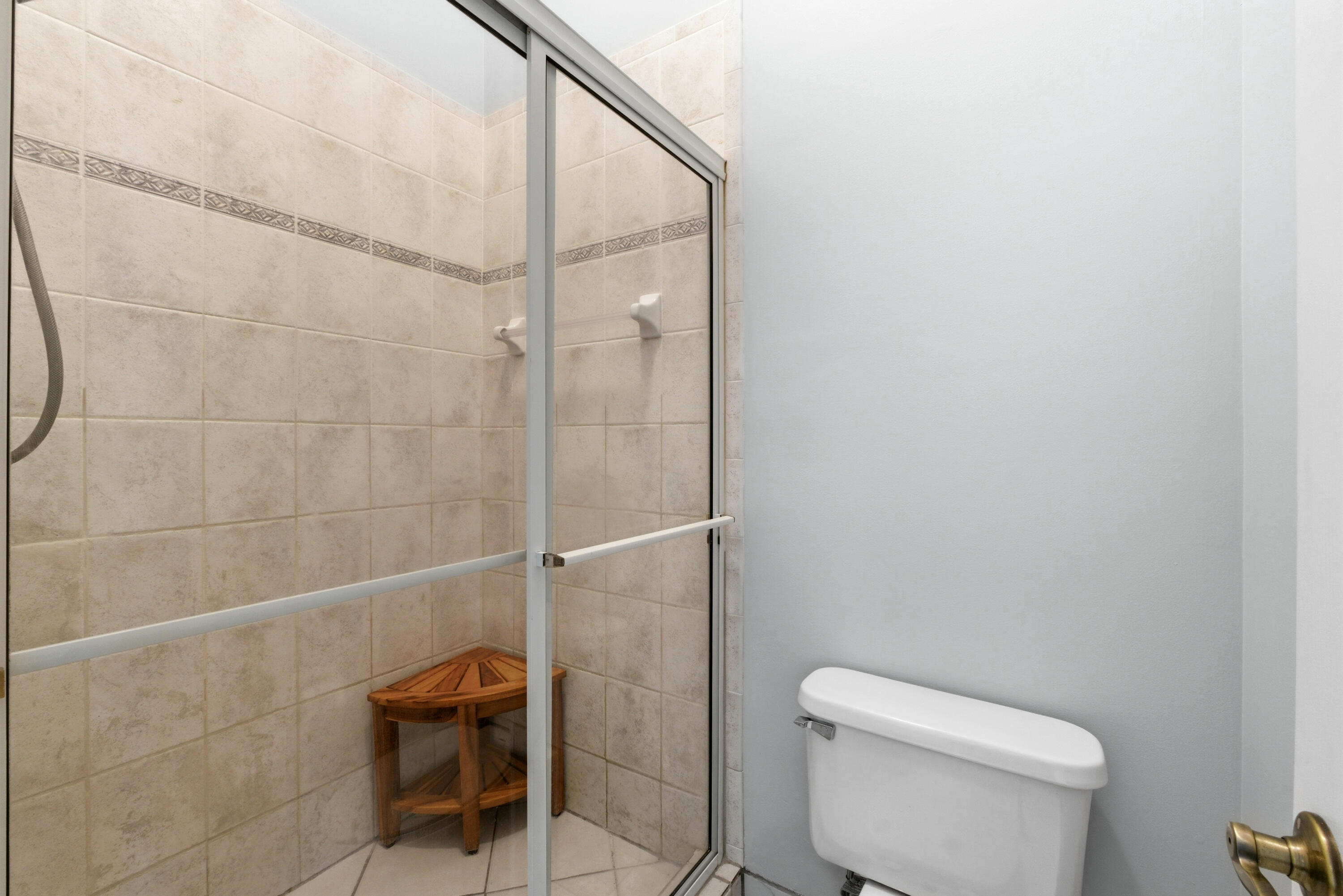 14TH STREET RETIREMENT CLUB - Residential Lease
