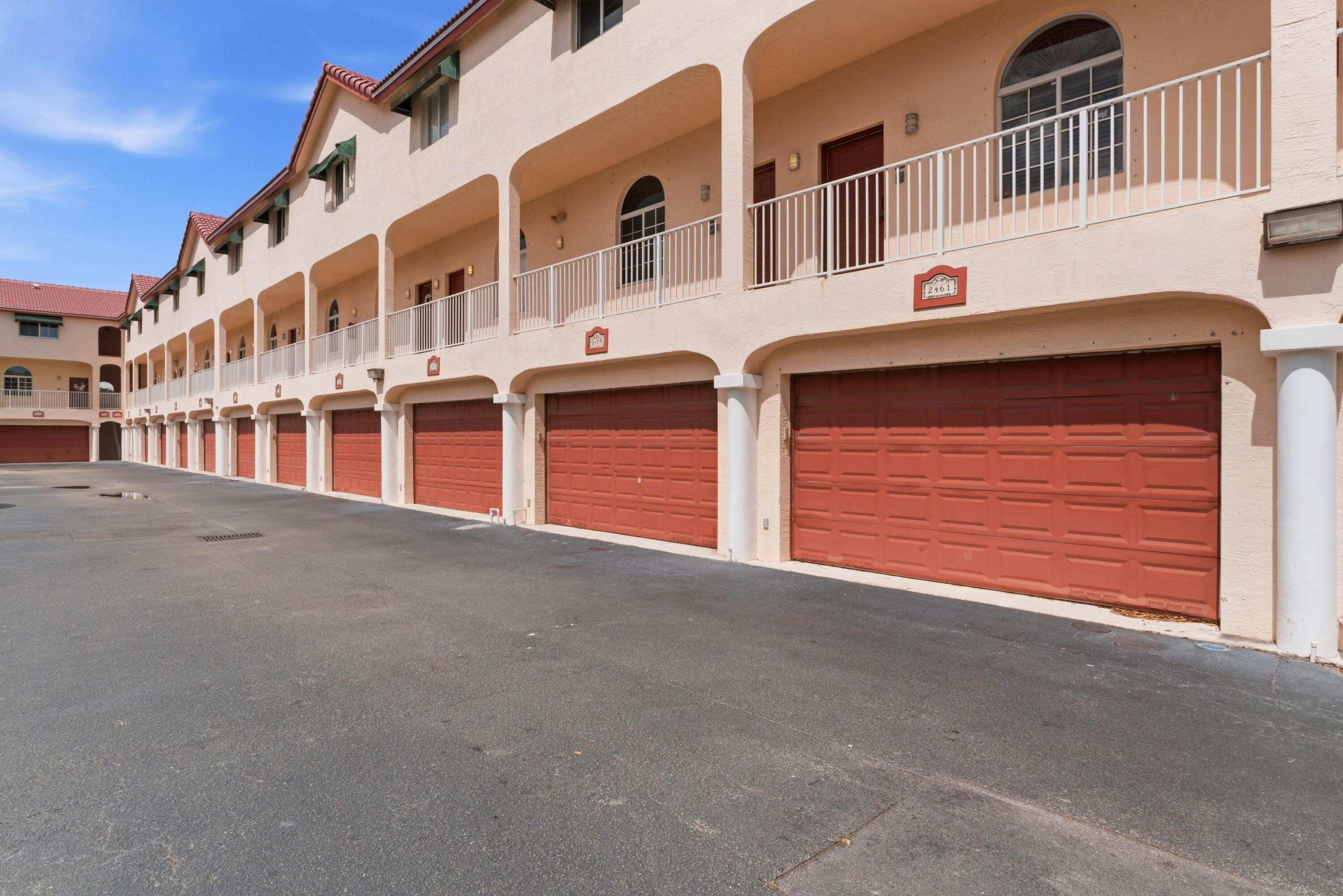14TH STREET RETIREMENT CLUB - Residential Lease