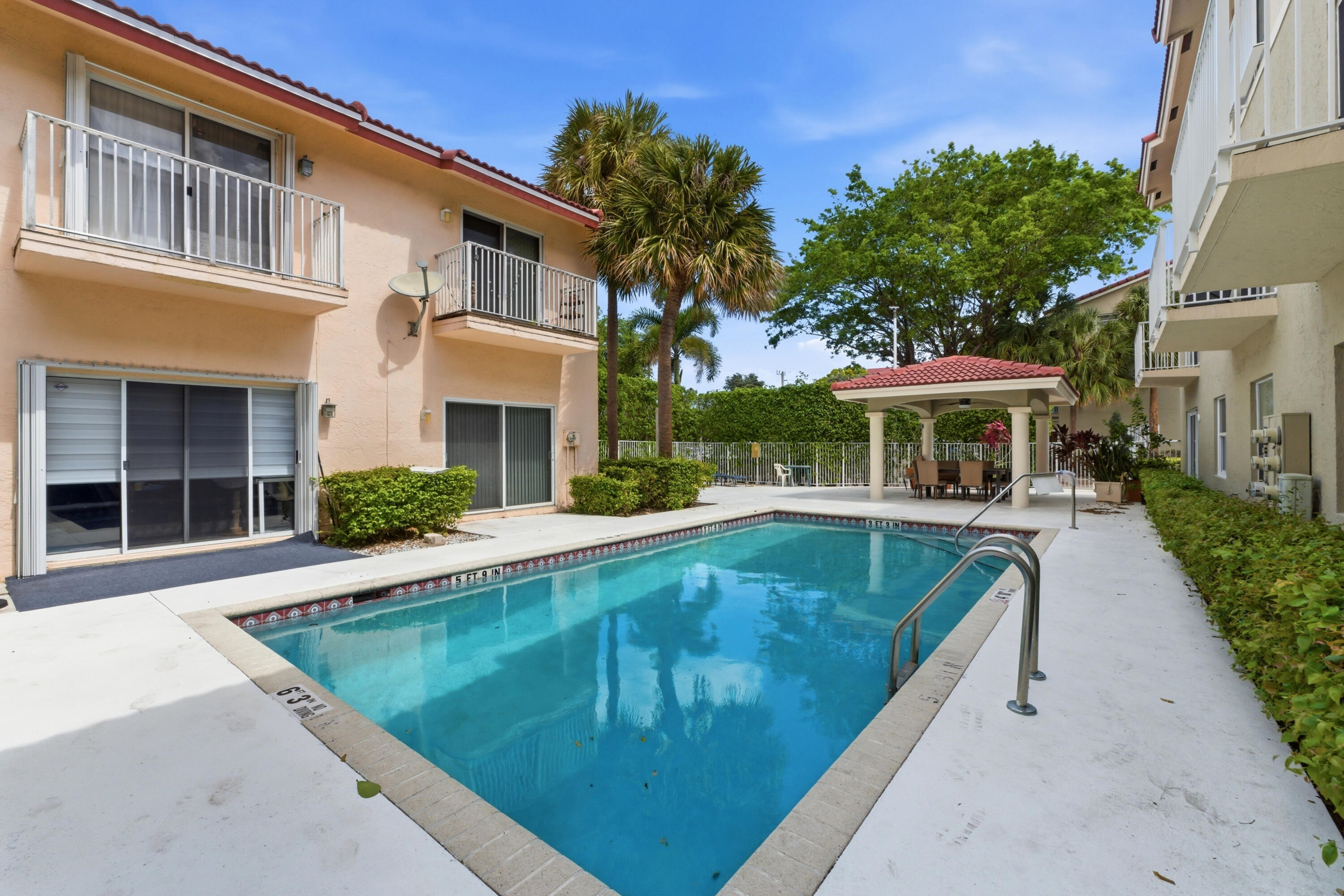 14TH STREET RETIREMENT CLUB - Residential Lease