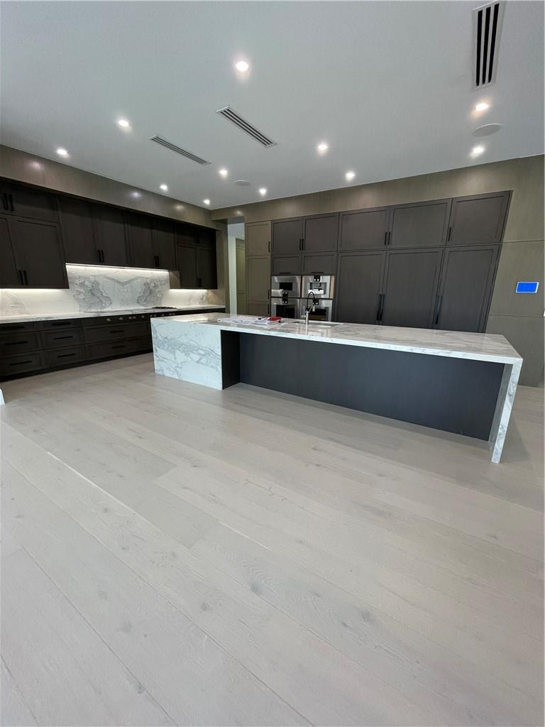 Isla Bahia 47-27 B - Residential