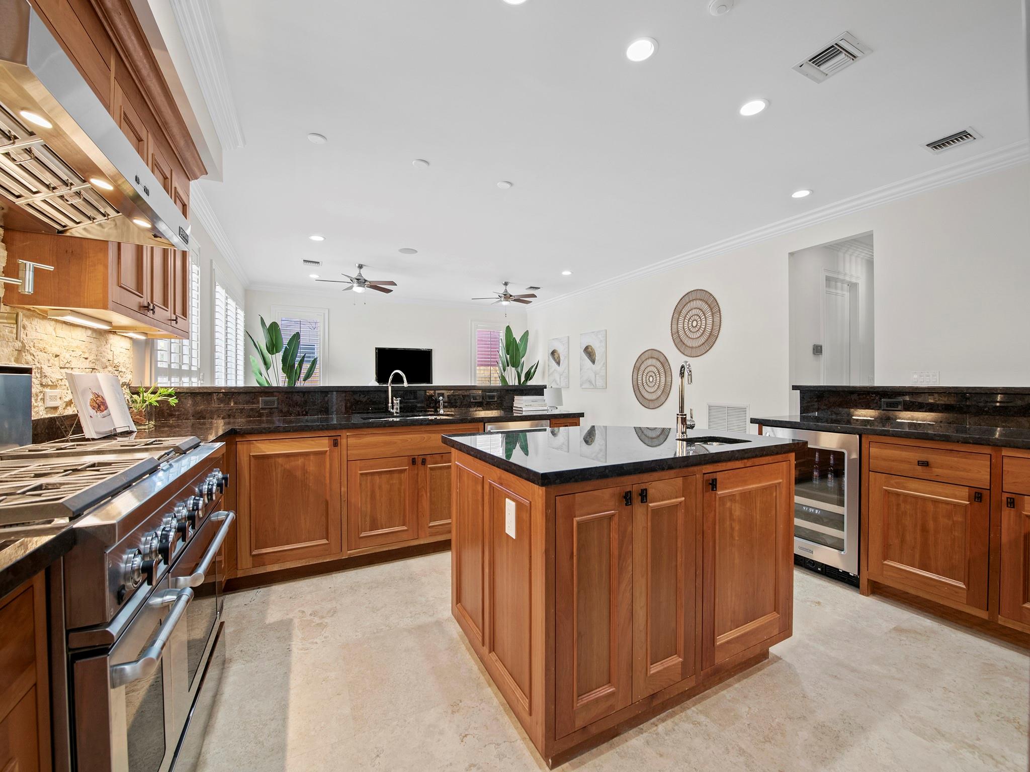 RIO VISTA ISLES - Residential