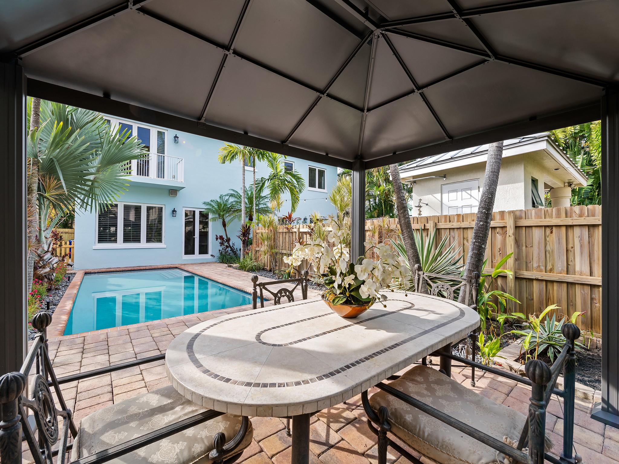 RIO VISTA ISLES - Residential