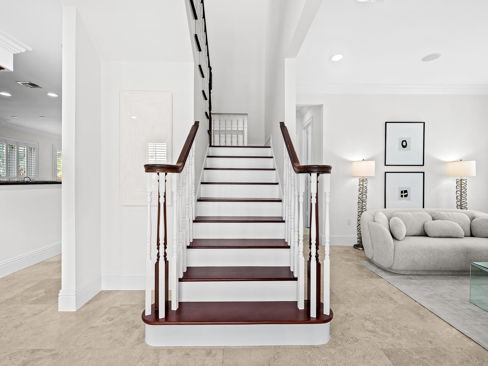 RIO VISTA ISLES - Residential