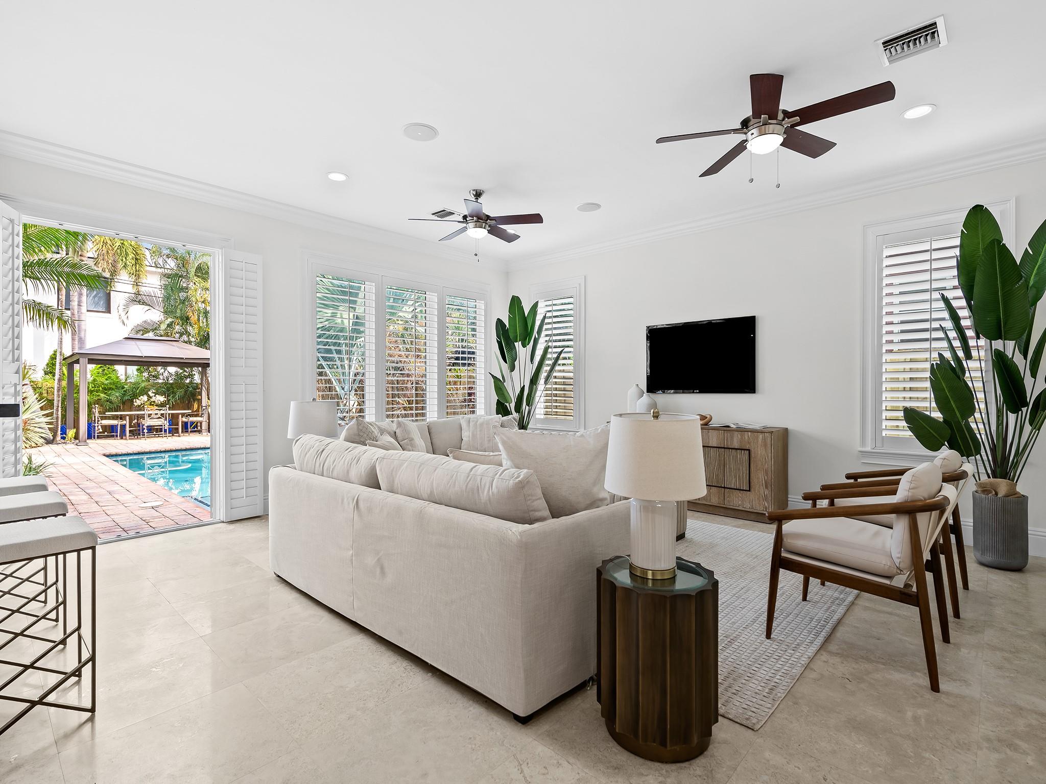 RIO VISTA ISLES - Residential