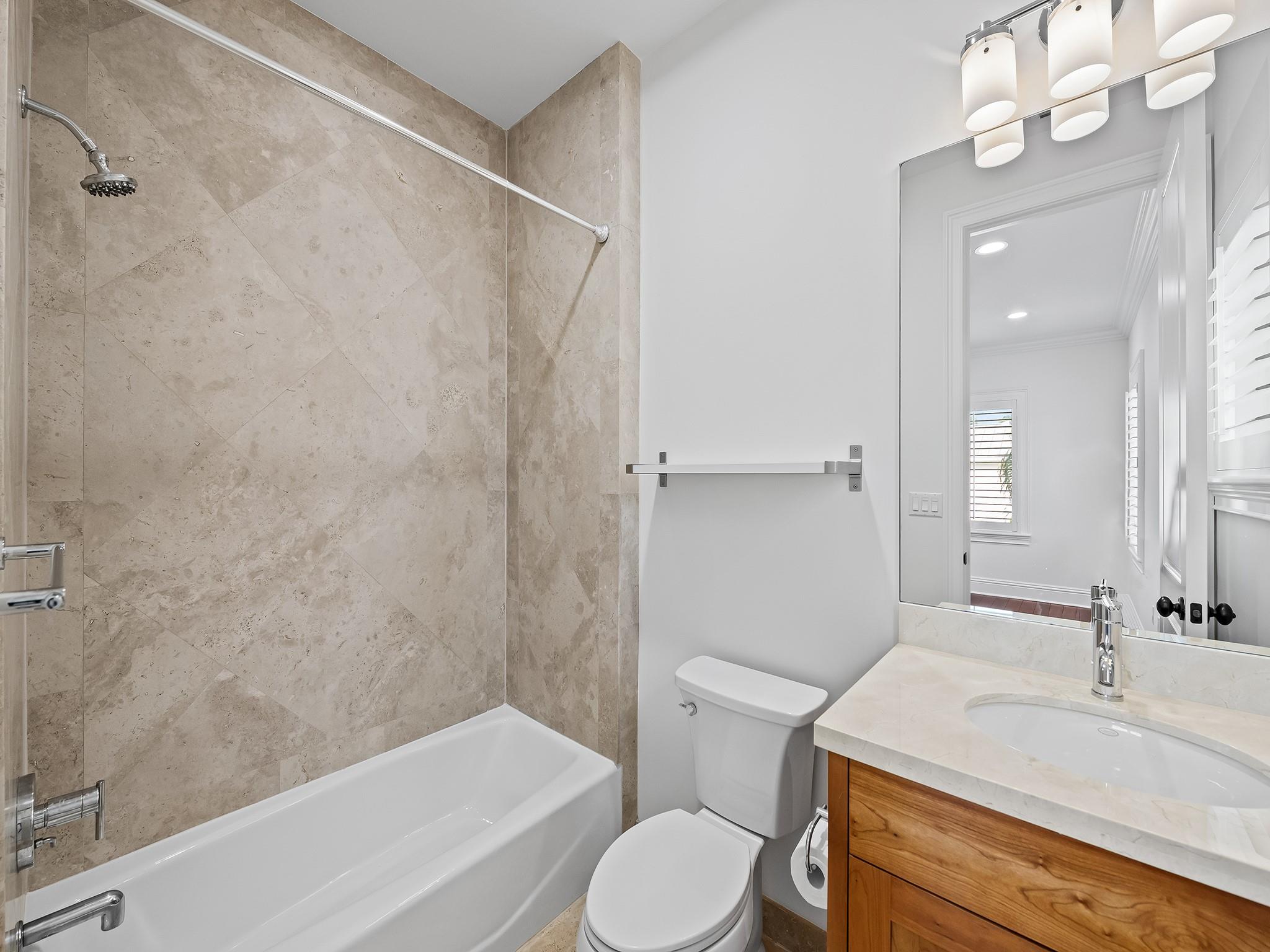 RIO VISTA ISLES - Residential