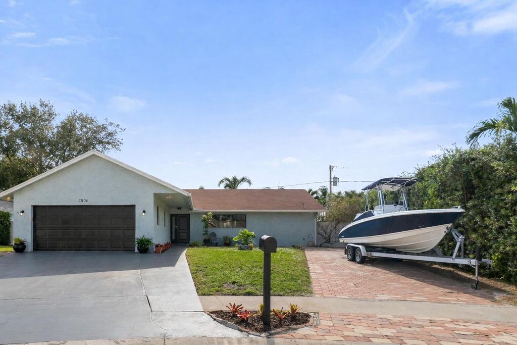 Photo of 3904 NW Tracewood Lane, Boynton Beach, FL 33436 (MLS # R11149070)