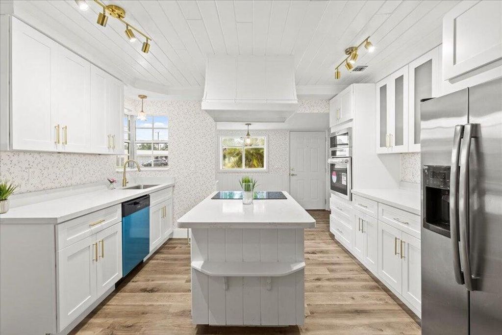 Photo of 379 Garden Boulevard, Palm Beach Gardens, FL 33410 (MLS # R11125212)