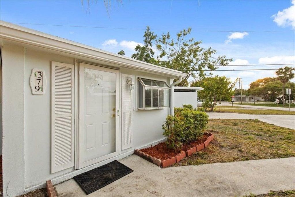 Photo of 379 Garden Boulevard, Palm Beach Gardens, FL 33410 (MLS # R11125212)