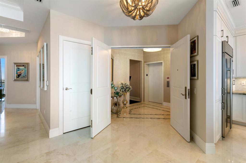 Ritz Carlton Residences - Residential