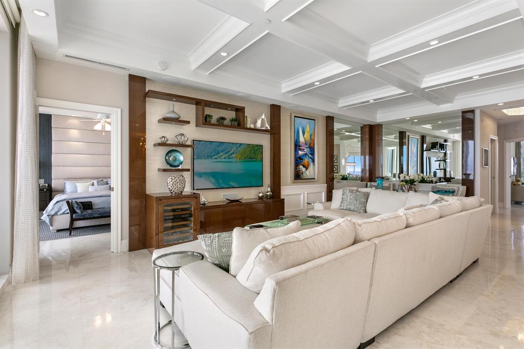 Ritz Carlton Residences - Residential