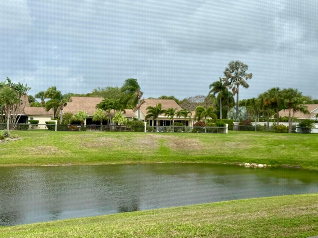 Photo of 232 E River Park Drive, Jupiter, FL 33477 (MLS # B26008771)