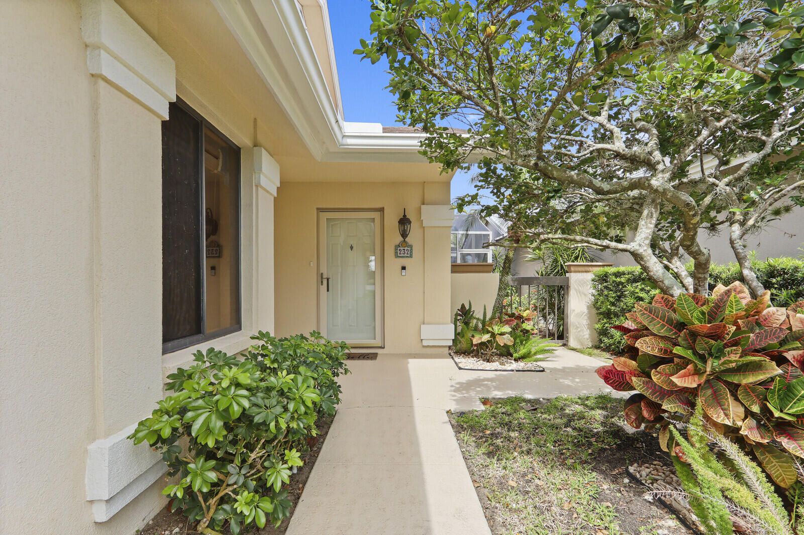 232 E River Park Drive