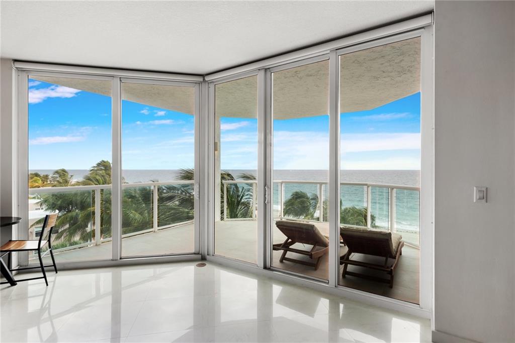 CRISTELLE CAY - Residential