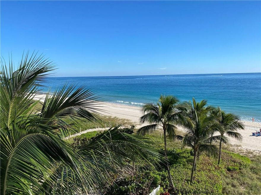 SPECTACULAR OCEAN VIEW. 3 BEDROOM AND 3 BATH. FABULOUS OCEAN VIEWS FROM EVERY ROOM. 3RD BEDROOM HAS BEEN MADE INTO A DEN, ONLY 2 UNITS PER FLOOR. OPEN FLOOR PLAN. 3 BALCONIES. BOUTIQUE BUILDING WITH NICE AMENITIES. THIS IS A MUST SEE!