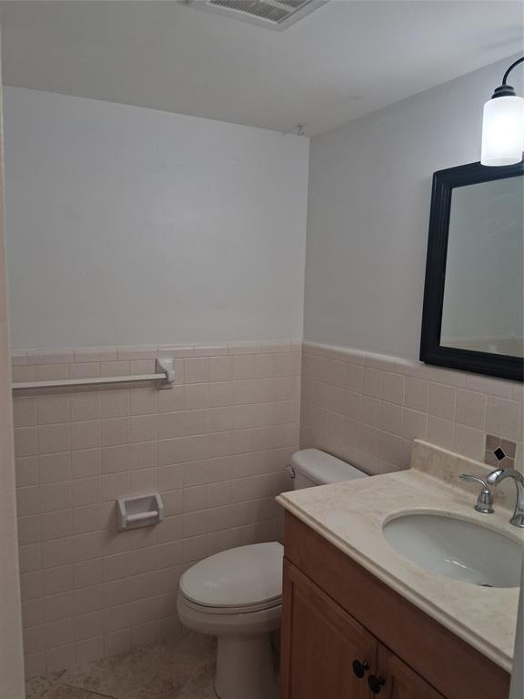 505 DEERFIELD CONDO - Residential Lease