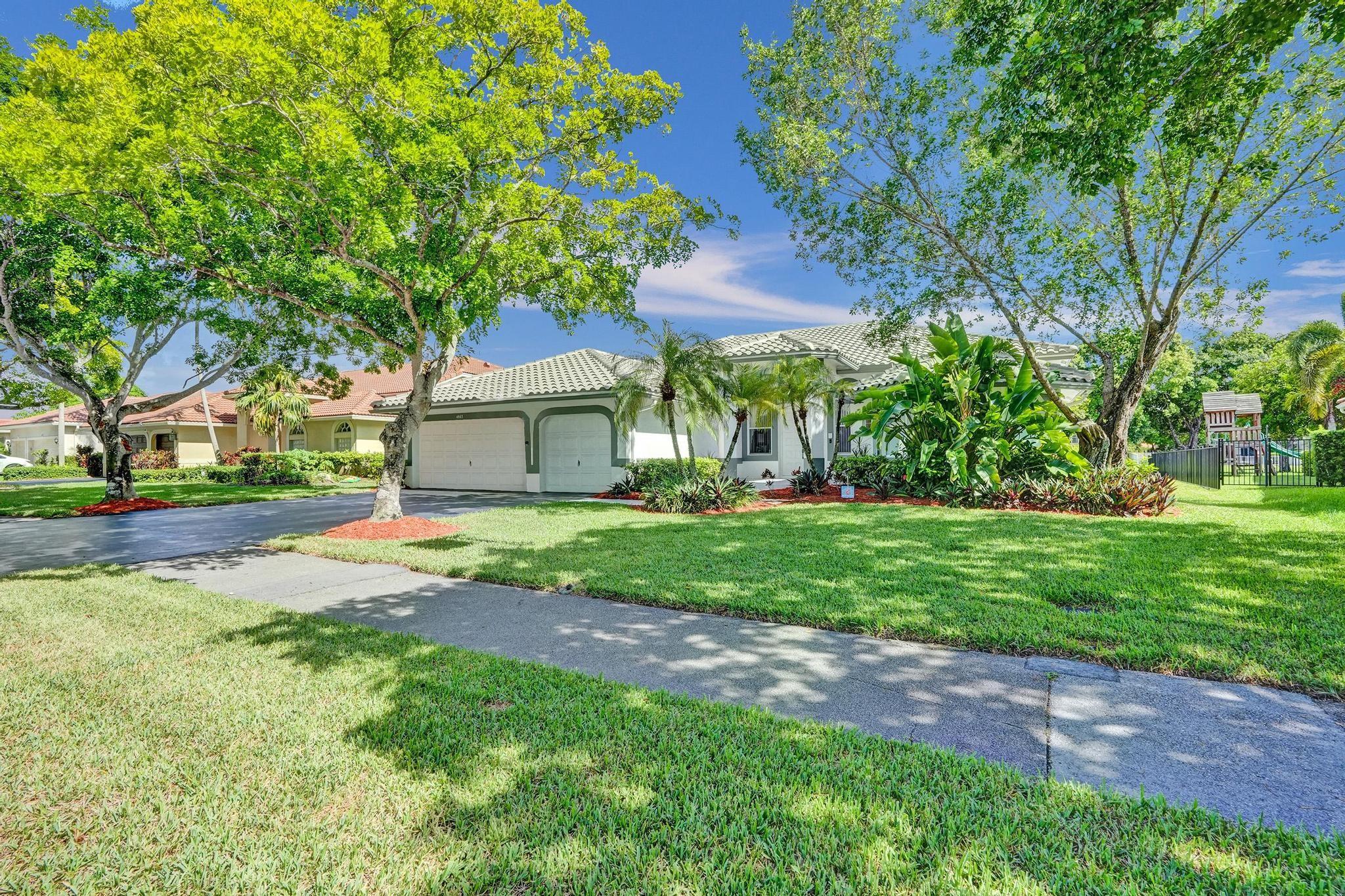 4863 Kensington Cir, Coral Springs, FL, 33076/$950,000 3 4863 Kensington Cir