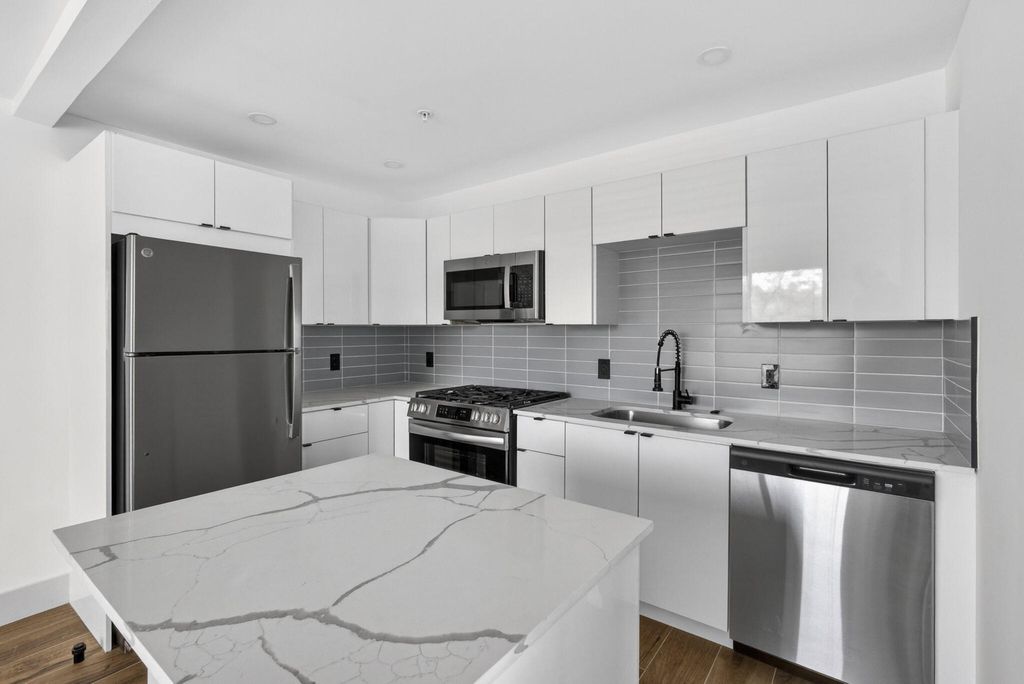 Photo of 2032 N Dixie Highway #6, West Palm Beach, FL 33407 (MLS # B26019144)