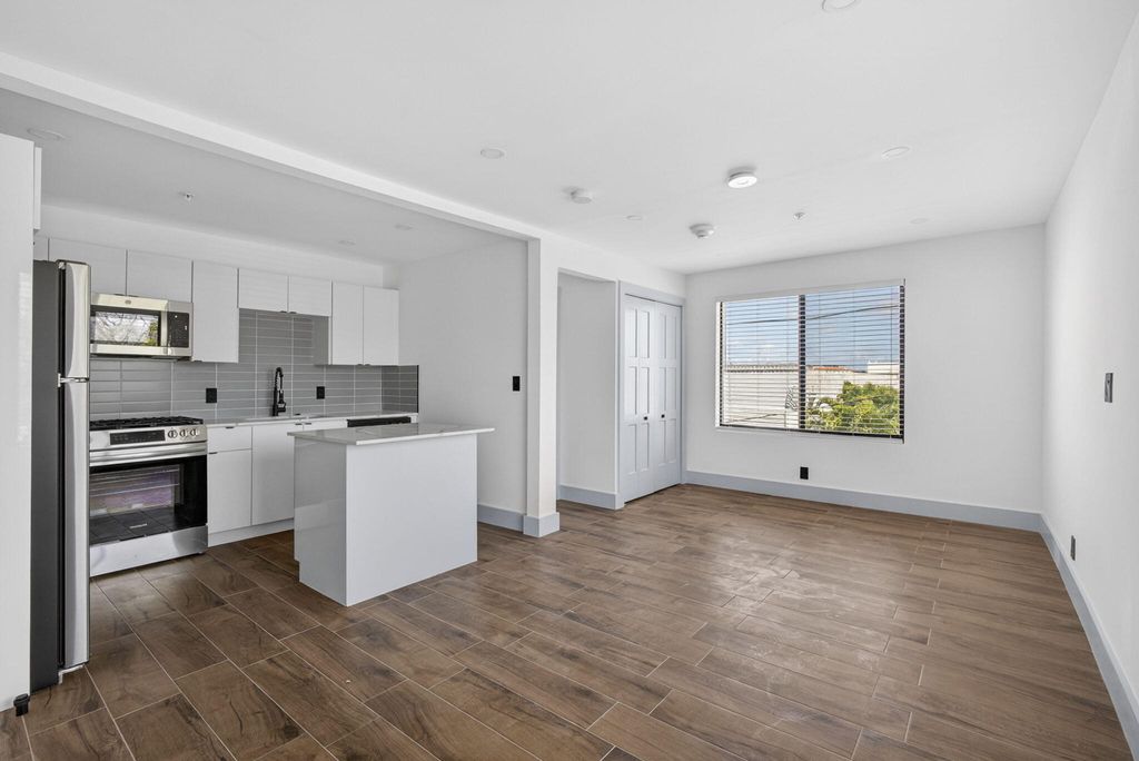 Photo of 2032 N Dixie Highway #6, West Palm Beach, FL 33407 (MLS # B26019144)