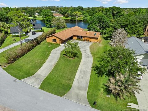Photo of 903 SW Willow Lane, Palm City, FL 34990 (MLS # B26017380)