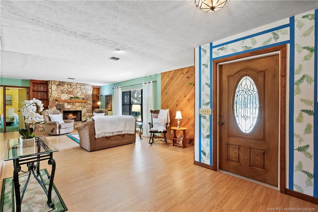 CANOE CREEK - Residential