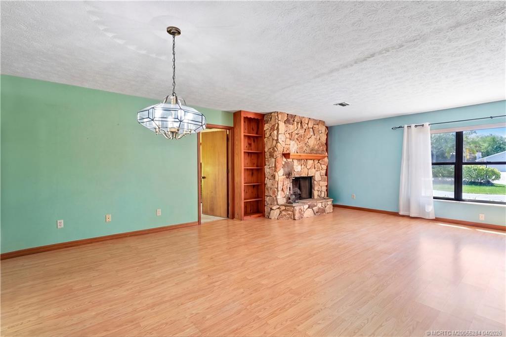 CANOE CREEK - Residential