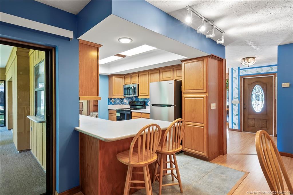 CANOE CREEK - Residential