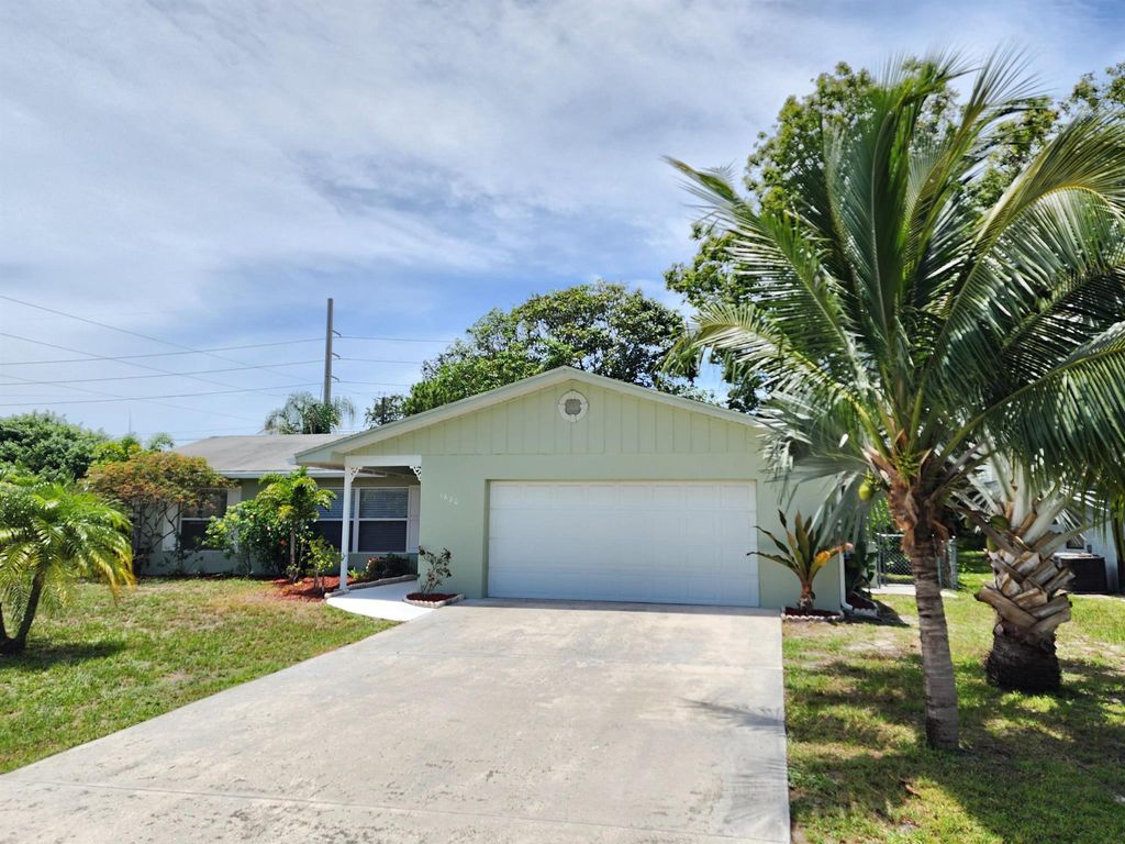 Photo of 1680 SE Minorca Avenue, Port St Lucie, FL 34952 (MLS # R11111306)