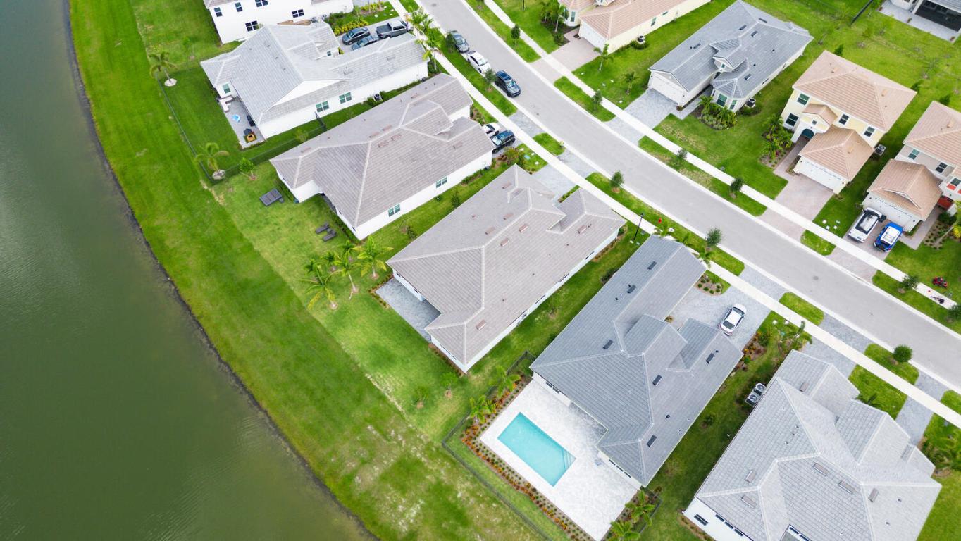 ORCHARDS OF WESTLAKE PHASE 1 - Residential Lease