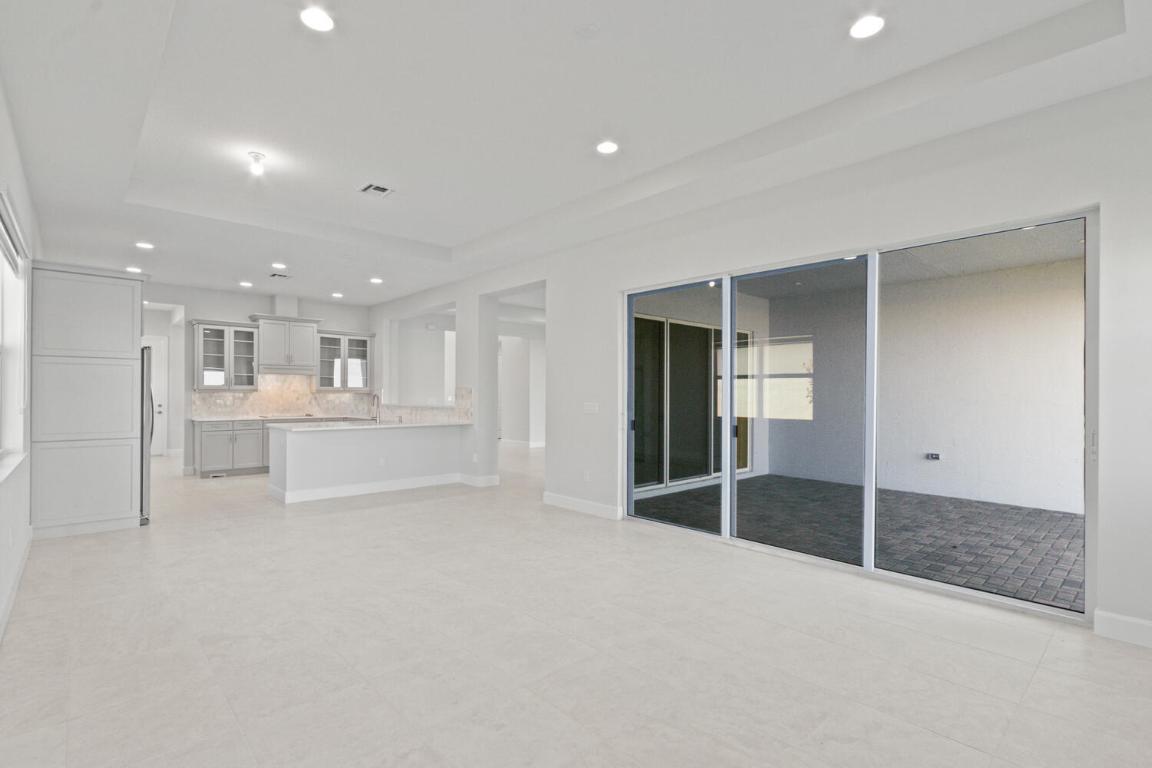 ORCHARDS OF WESTLAKE PHASE 1 - Residential Lease