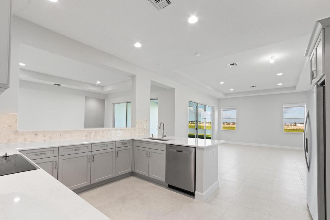 ORCHARDS OF WESTLAKE PHASE 1 - Residential Lease