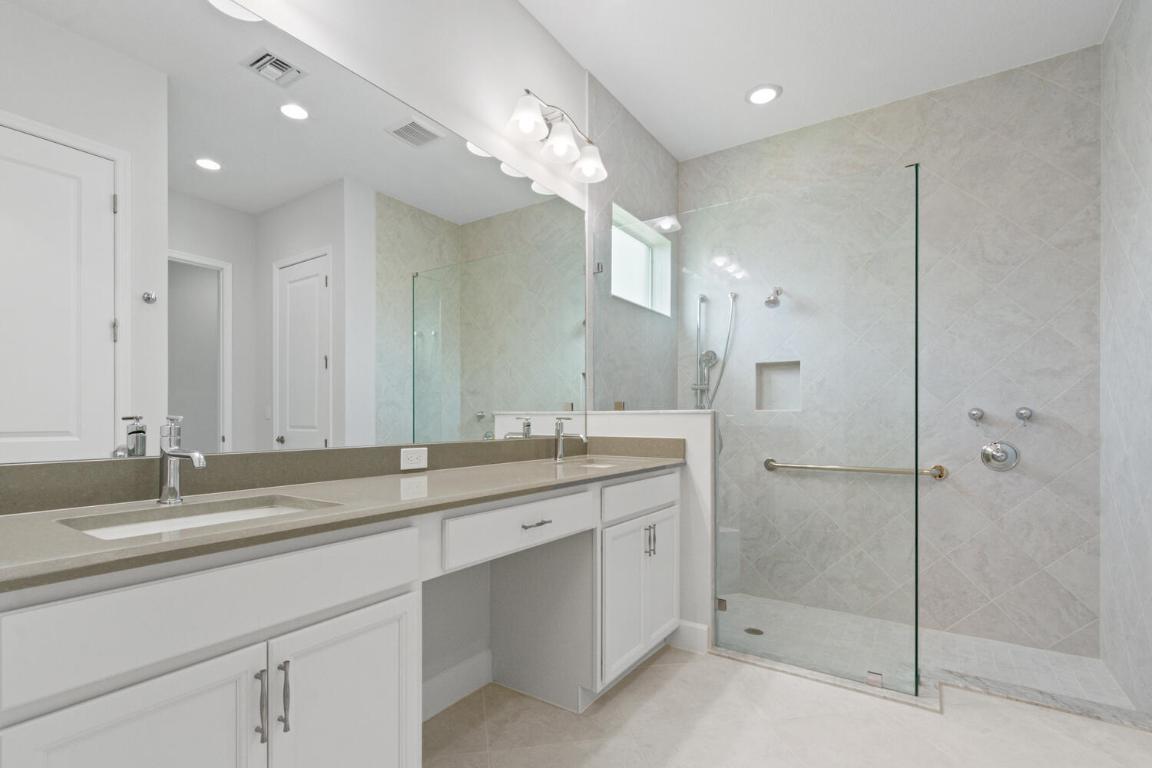 ORCHARDS OF WESTLAKE PHASE 1 - Residential Lease